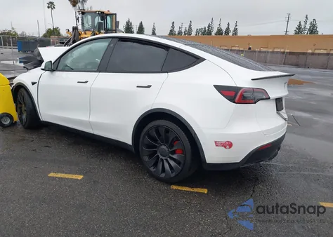 2022 Tesla Model Y z USA, uszkodzony, nr VIN 7SAYGDEFXNF384268